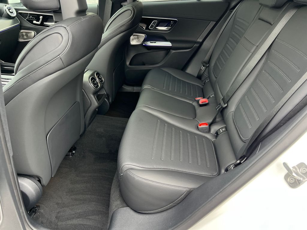 New 2026 Polar White Mercedes-Benz GLC300 image 22