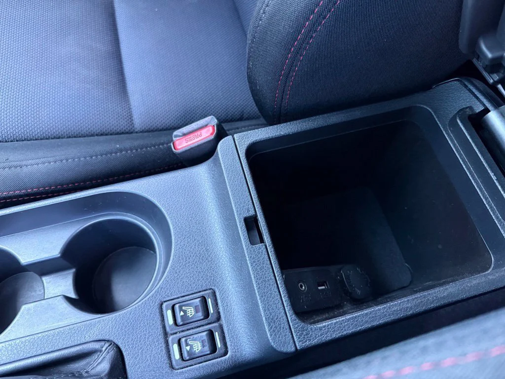 Used 2017 Gray Subaru Premium image 26