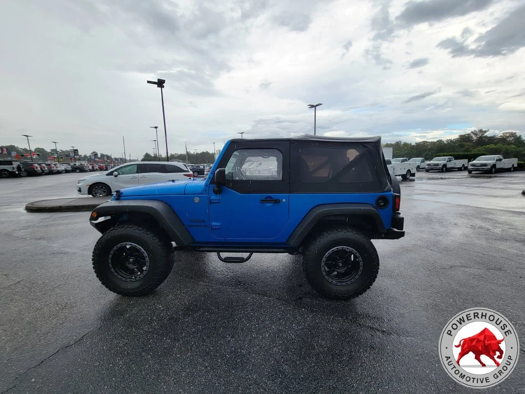 Used 2015 Blue Jeep Sport image 3