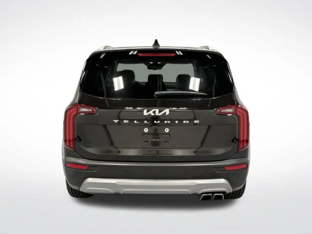 Used 2022 Black Kia EX image 7