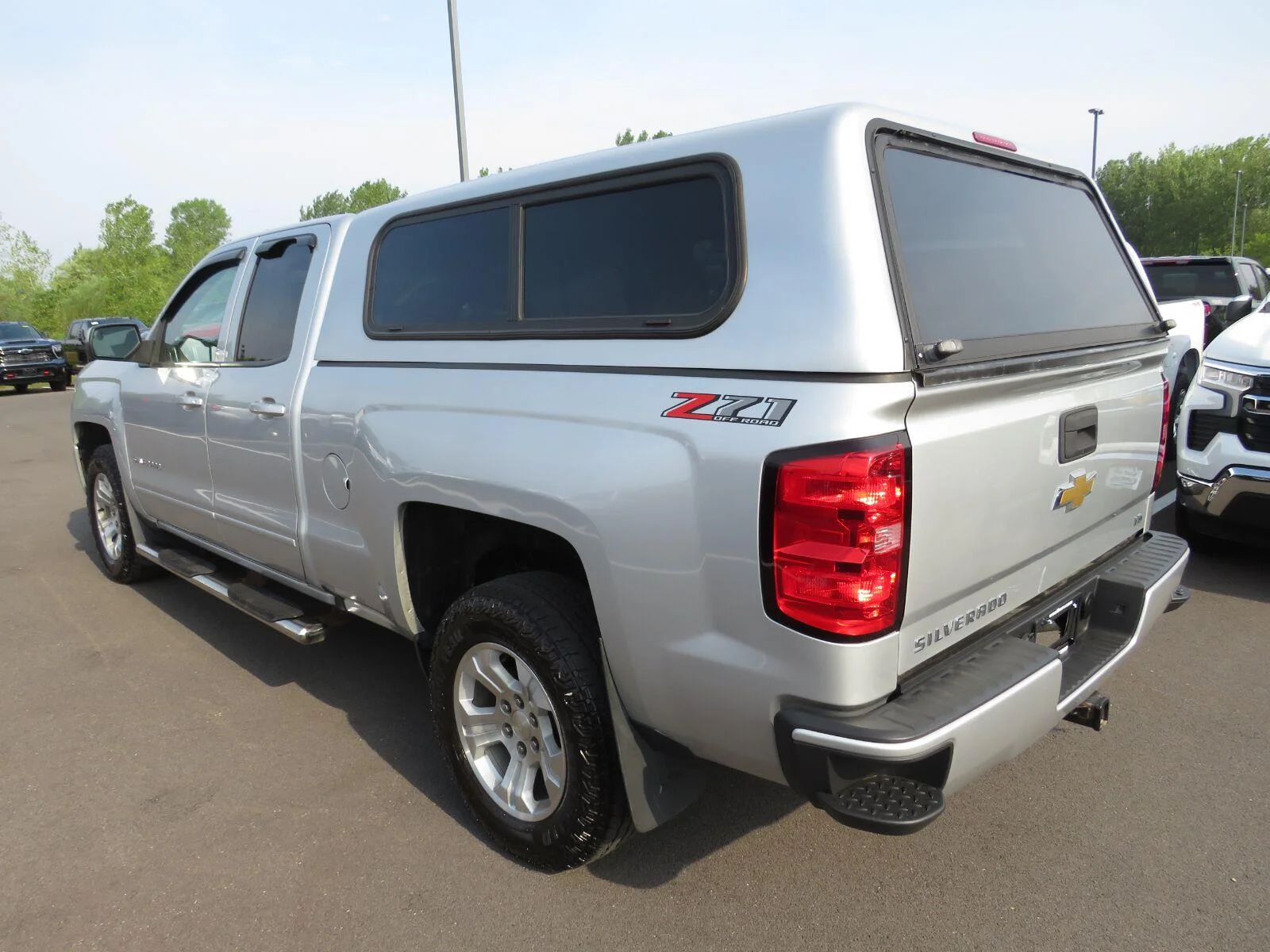 Used 2019 SILVER ICE METALLIC Chevrolet LT image 15