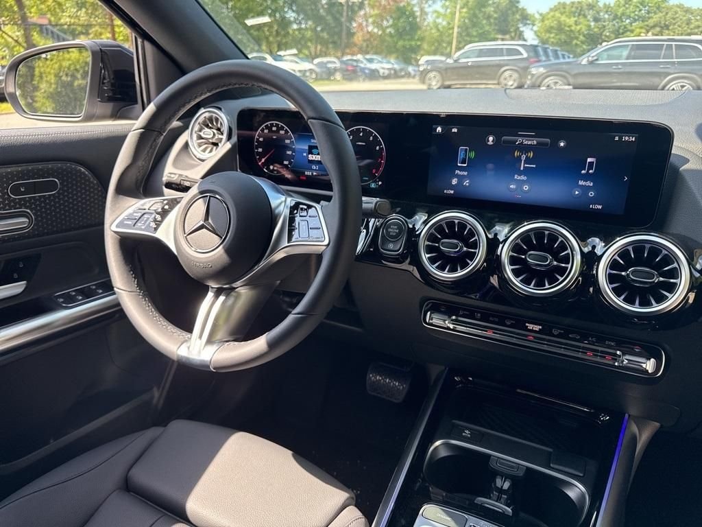 Used 2026 Black Mercedes-Benz GLA 250 image 21