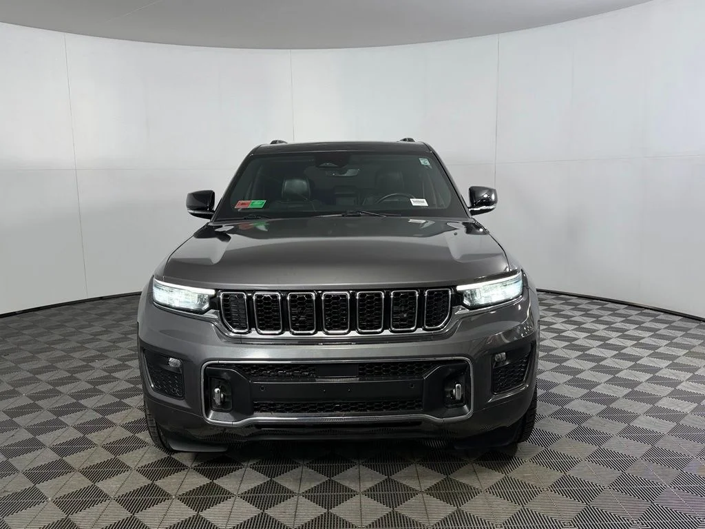 Used 2022 Gray Jeep Overland image 11