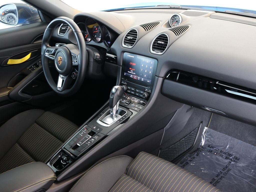 2022 Porsche 718 T - Photo 28