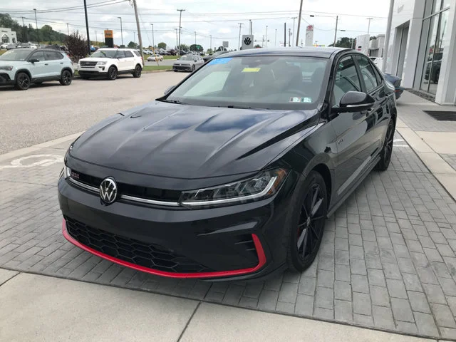 Certified Used 2025 Deep Black Pearl Volkswagen Autobahn image 4