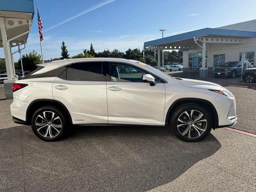 Used 2021 White Pearl Lexus 450h image 4