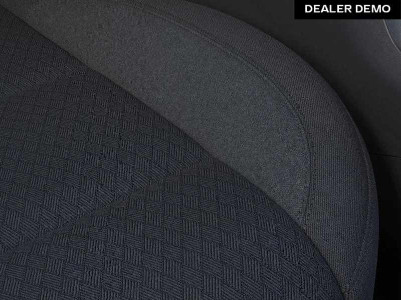 Used 2025  GMC Elevation image 21
