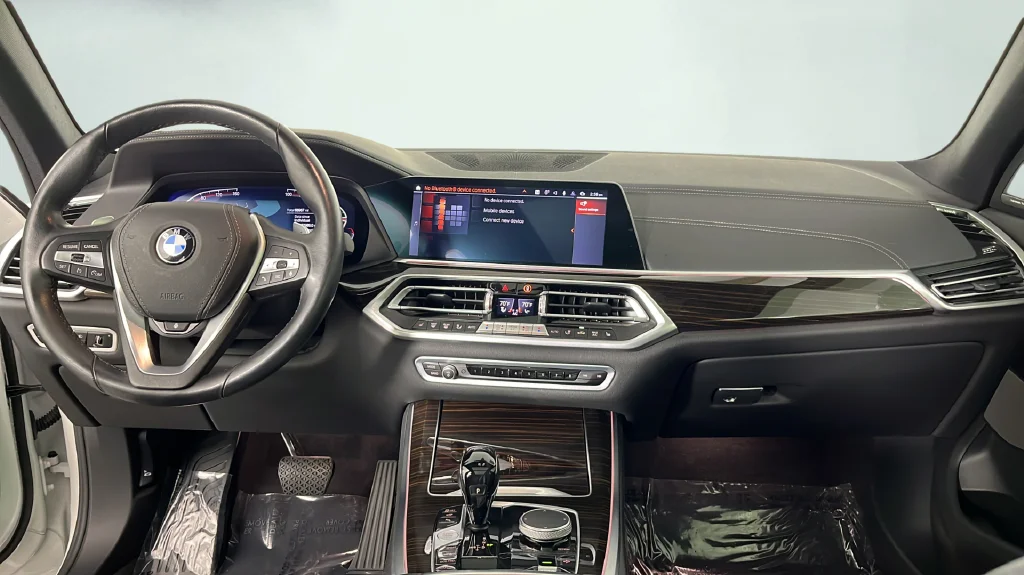 Used 2021 White BMW xDrive40i image 21