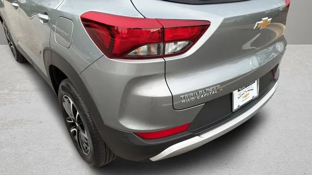 Used 2025 Sterling Gray Metallic Chevrolet LT image 35