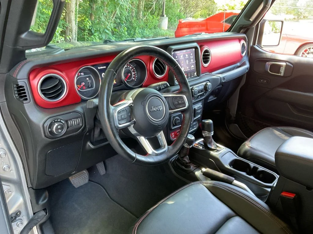 Used 2021 Silver Jeep Rubicon image 22
