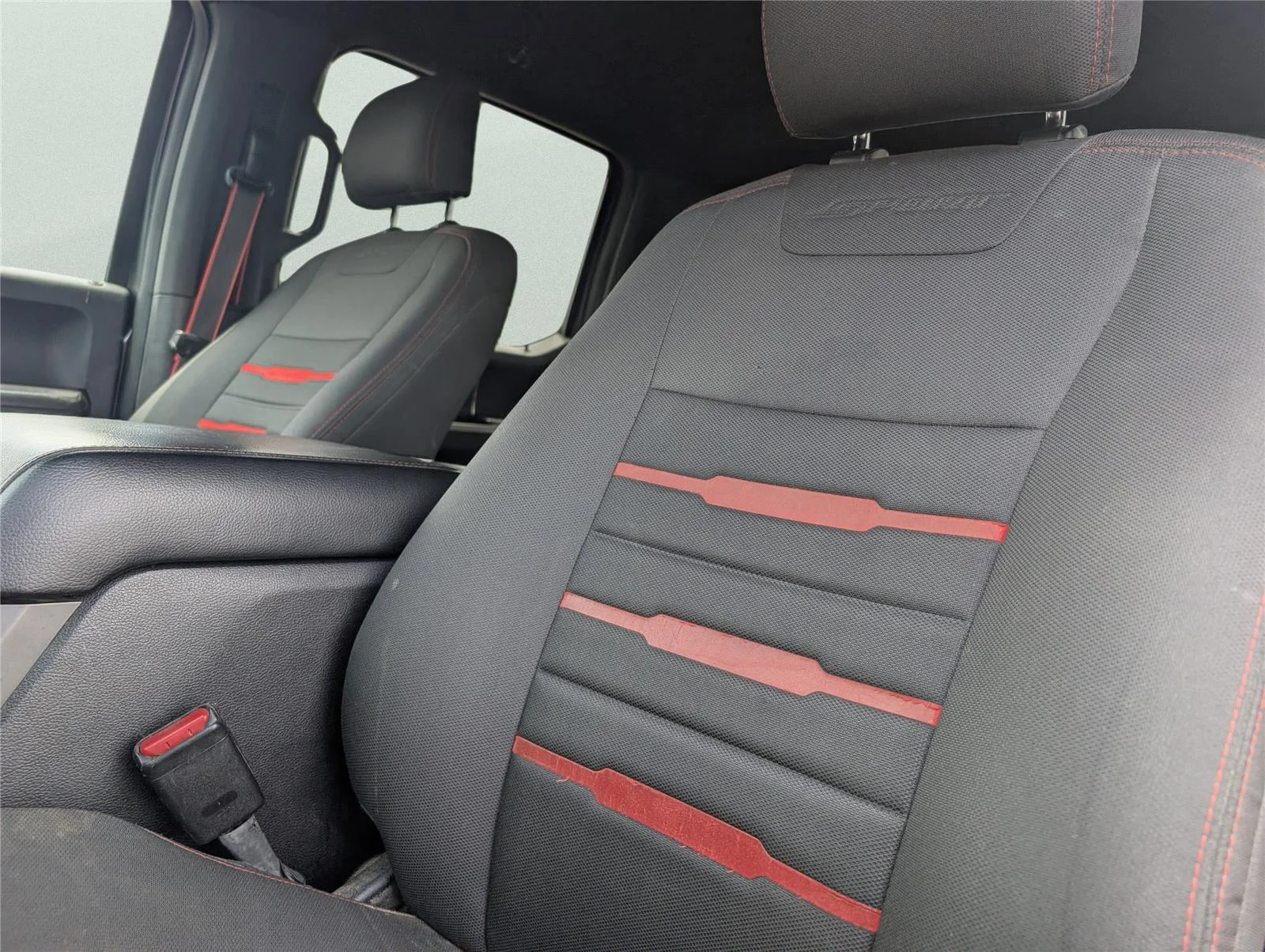 Used 2016 Magnetic Metallic Ford XLT image 16