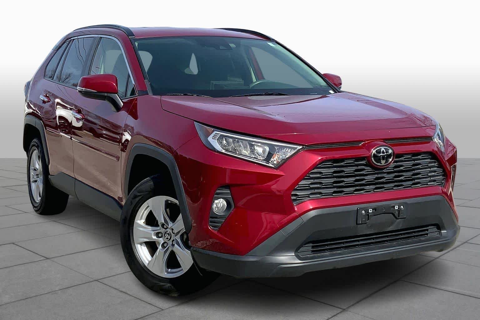 Used 2021 Toyota RAV4 XLE with VIN JTMP1RFV3MD075938 for sale in Kansas City