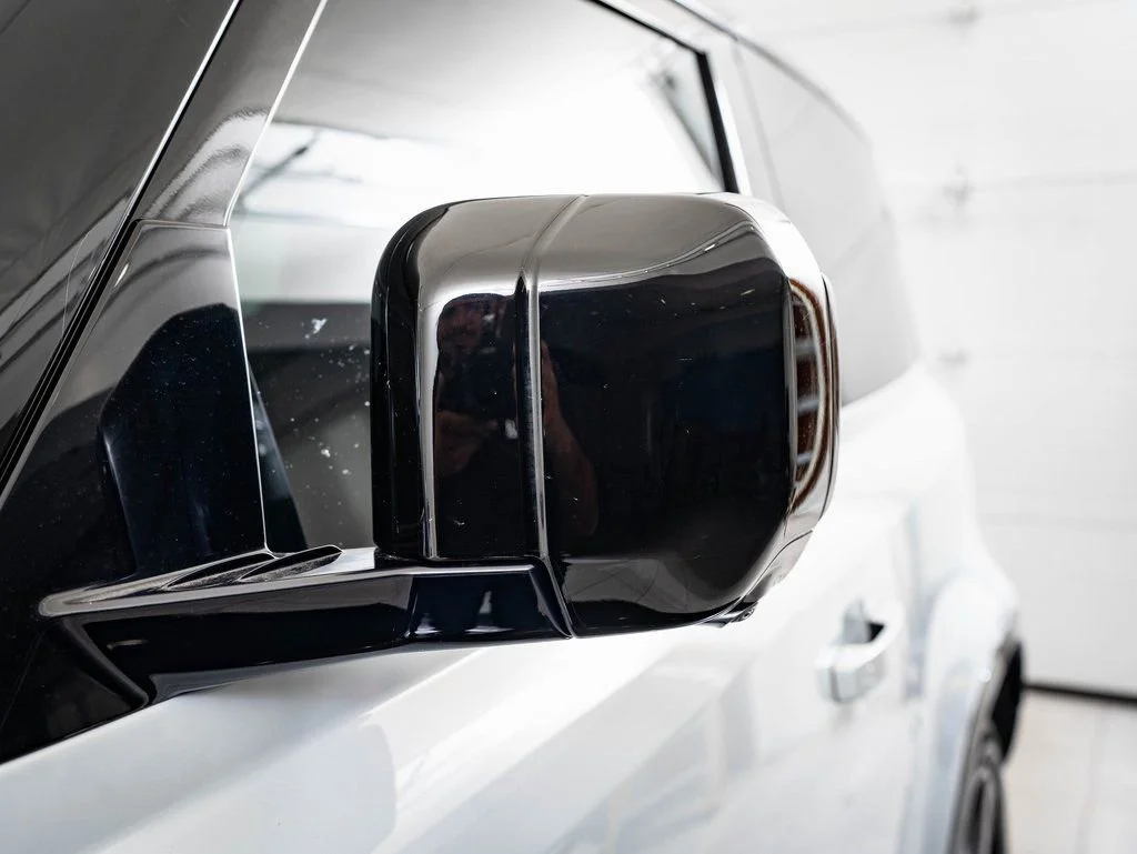 Used 2022 White Land Rover V8 image 15