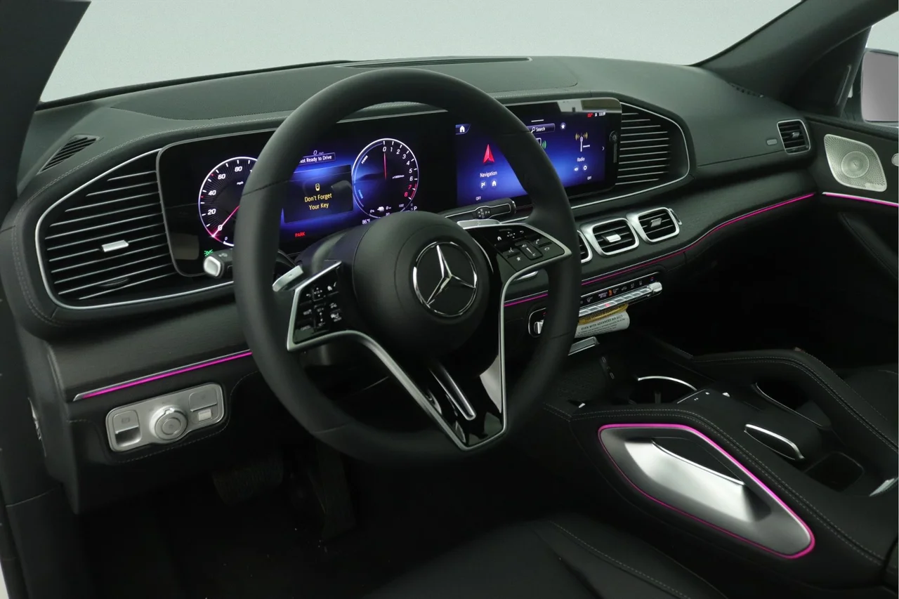 New 2026 Polar White Mercedes-Benz 450e 4MATIC® image 4