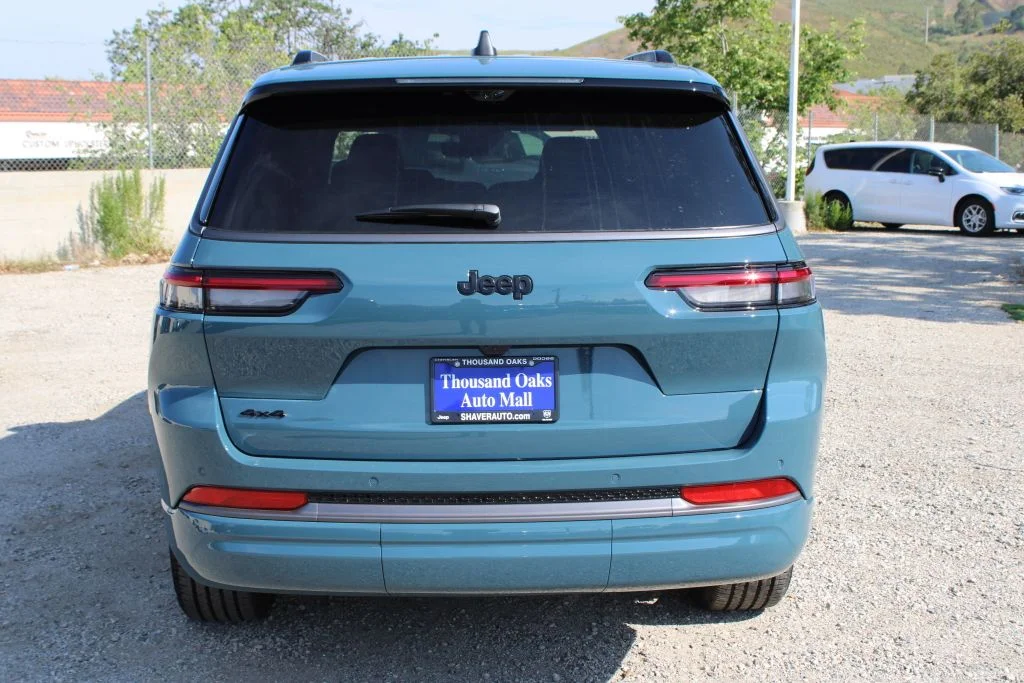 New 2026 Steel Blue Exterior Paint Jeep Limited Reserve image 5