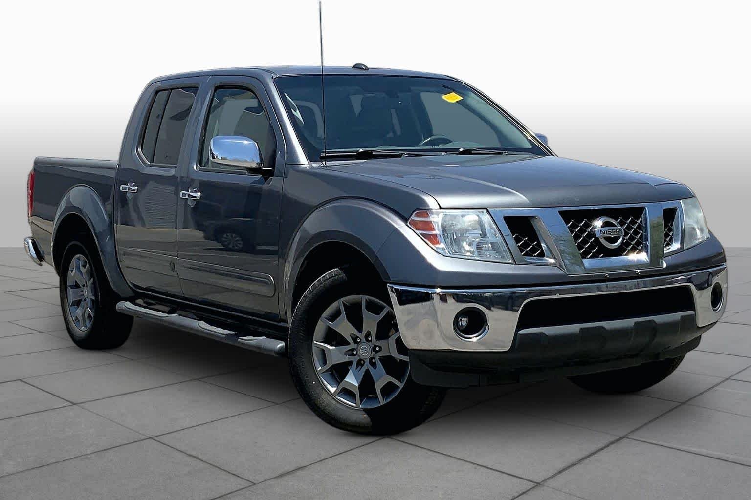 Used 2019 Gun Metallic Nissan SL image 3