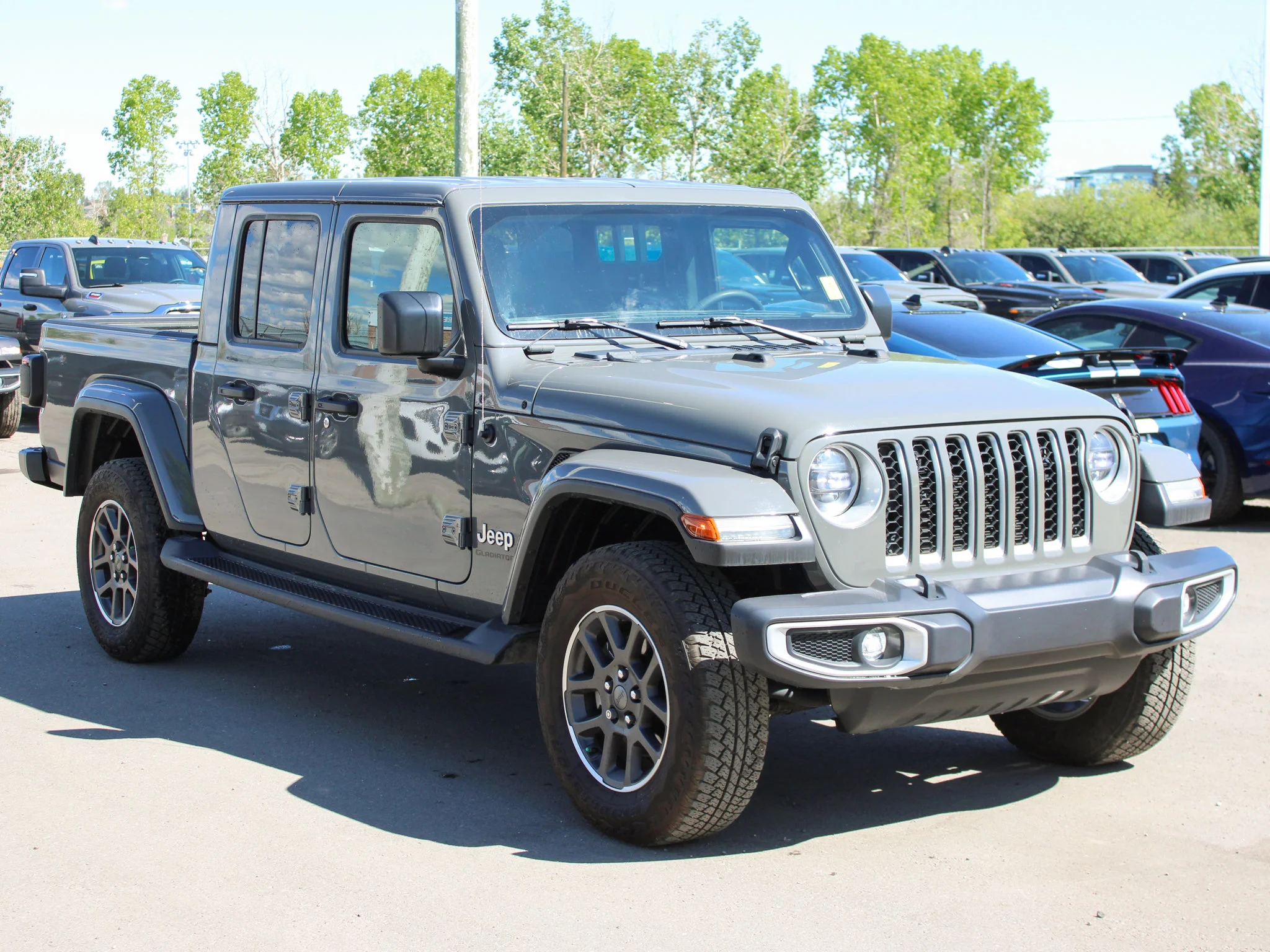 Certified Used 2023 Grey Jeep Overland * No Accidents | V6 | Heated McKinley Leather | Trailer Tow Package image 9