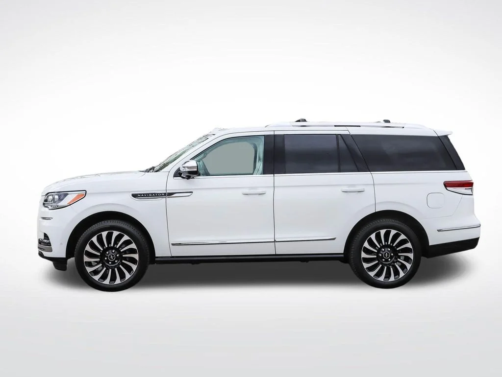 Used 2022 Lincoln Navigator Black Label with VIN 5LMJJ2TT2NEL11449 for sale in Minneapolis, Minnesota