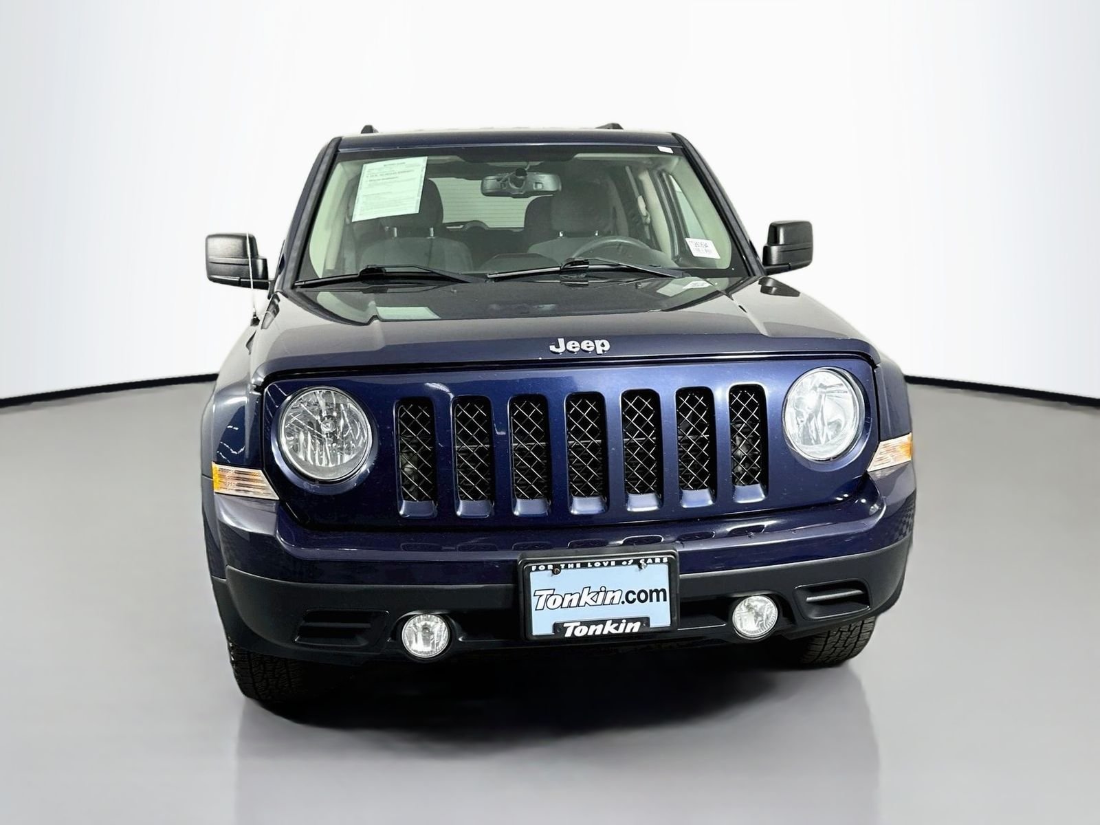 Used 2017 True Blue Pearlcoat Jeep Sport image 2