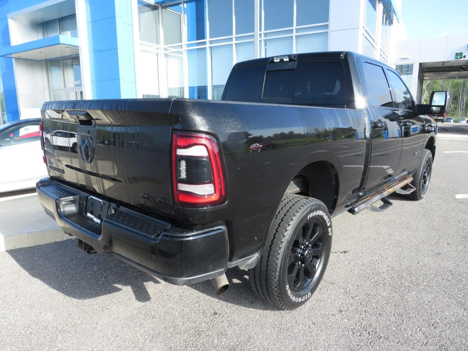 Used 2023 Diamond Black Crystal Pearlcoat Ram Laramie image 5