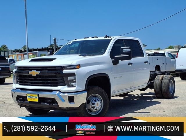 New 2025 Chevrolet Silverado 3500 HD Chassis Cab Work Truck Rear Wheel Drive Crew Cab