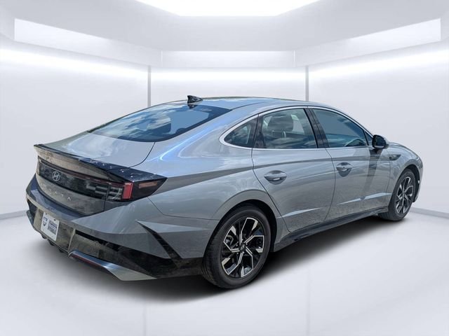 Used 2025 Blue Hyundai SEL image 3