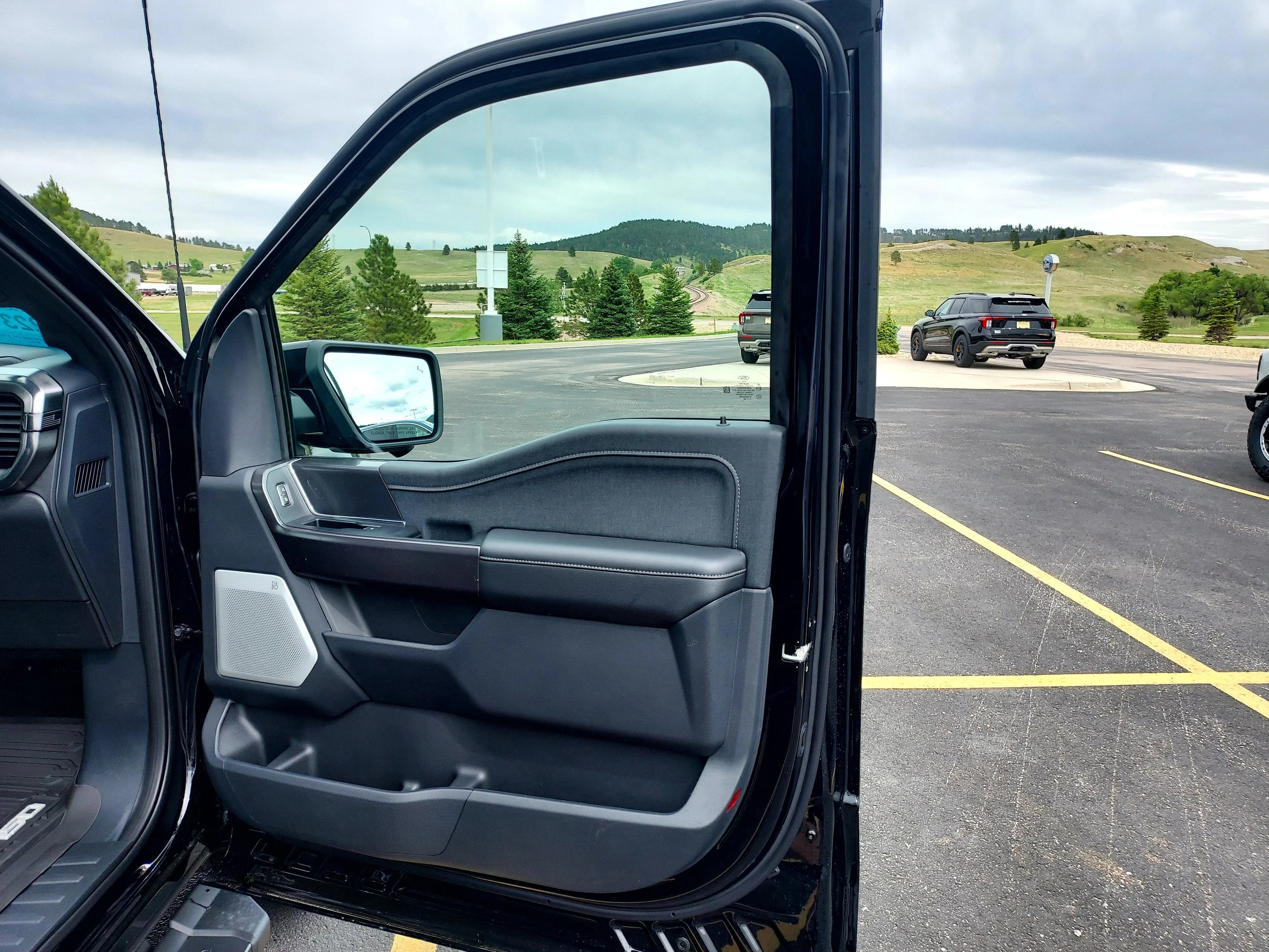 New 2026 Agate Black Metallic Ford LARIAT image 26