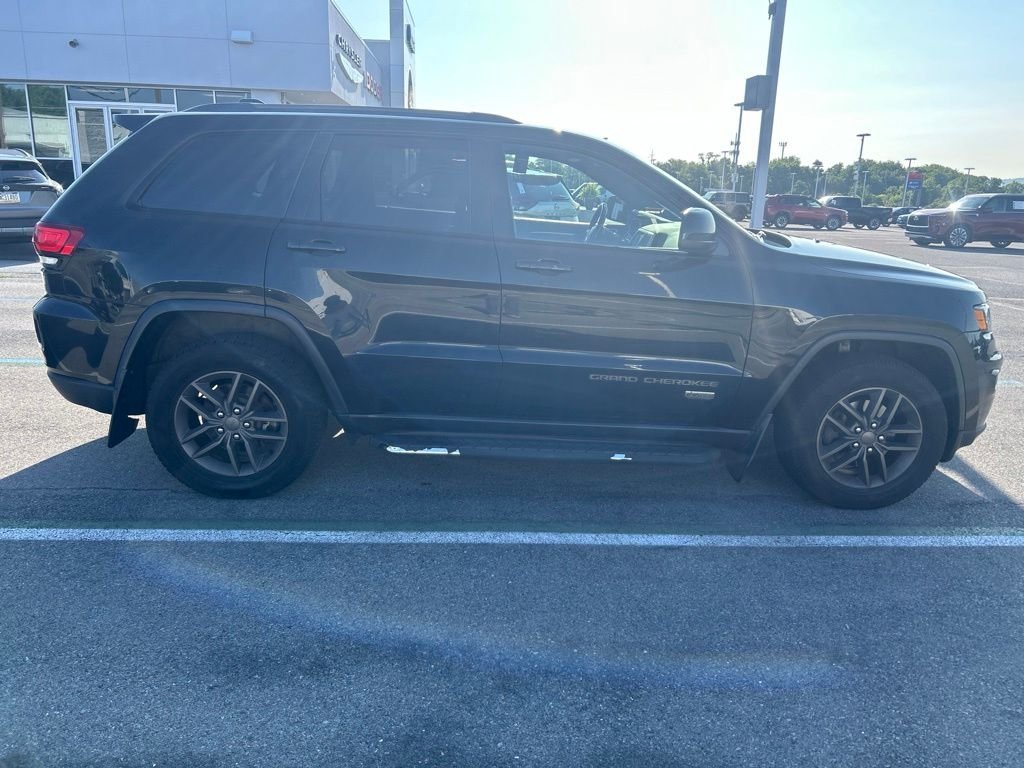 Used 2016 Black Jeep Laredo image 4