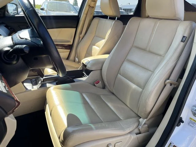 Used 2011  Honda EX-L image 15