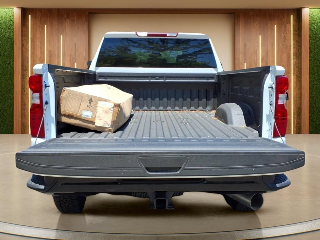 New 2026 Summit White Chevrolet Custom image 34