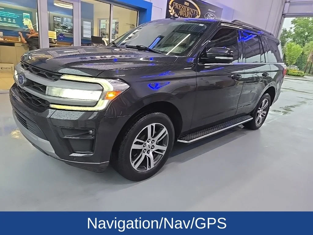 Used 2022 Dark Matter Metallic Ford XLT image 4