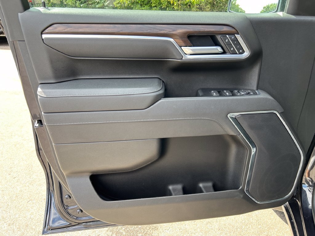 2026 GMC Sierra 1500 SLT - Photo 19