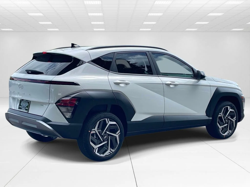 New 2026 White Hyundai SEL Premium image 6