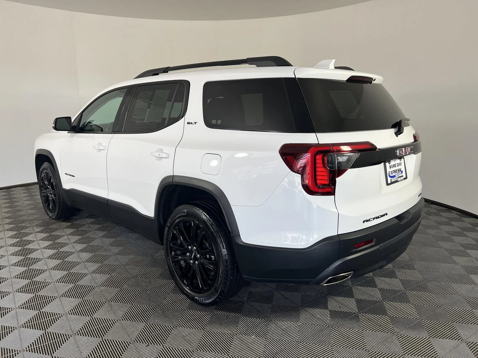 Used 2023 Summit White GMC SLT image 7