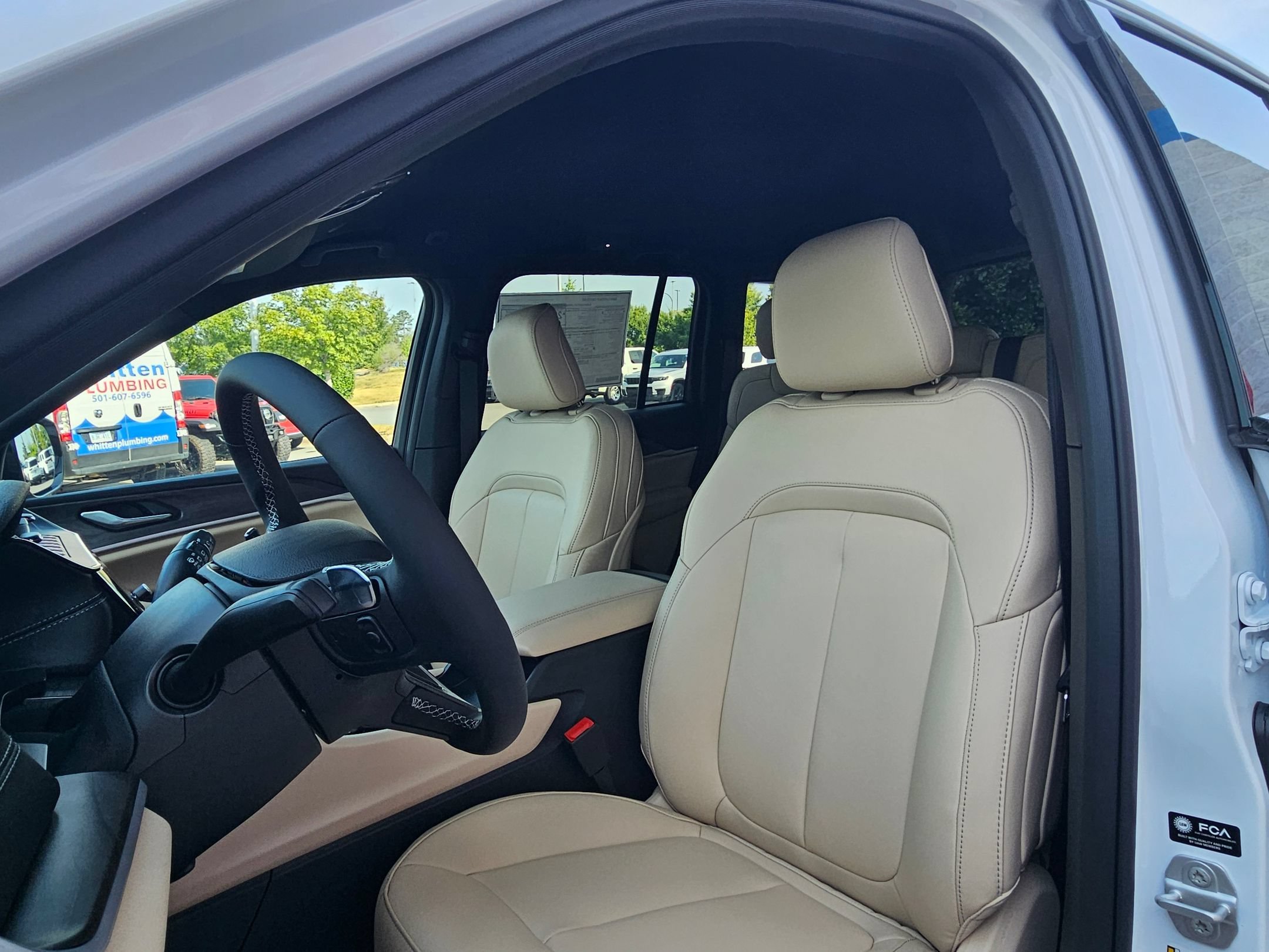 New 2026 Bright White Clear-Coat Exterior Paint Jeep Limited image 20
