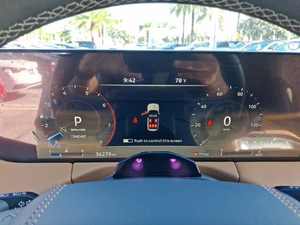 Used 2025 White Nissan Platinum Reserve image 21