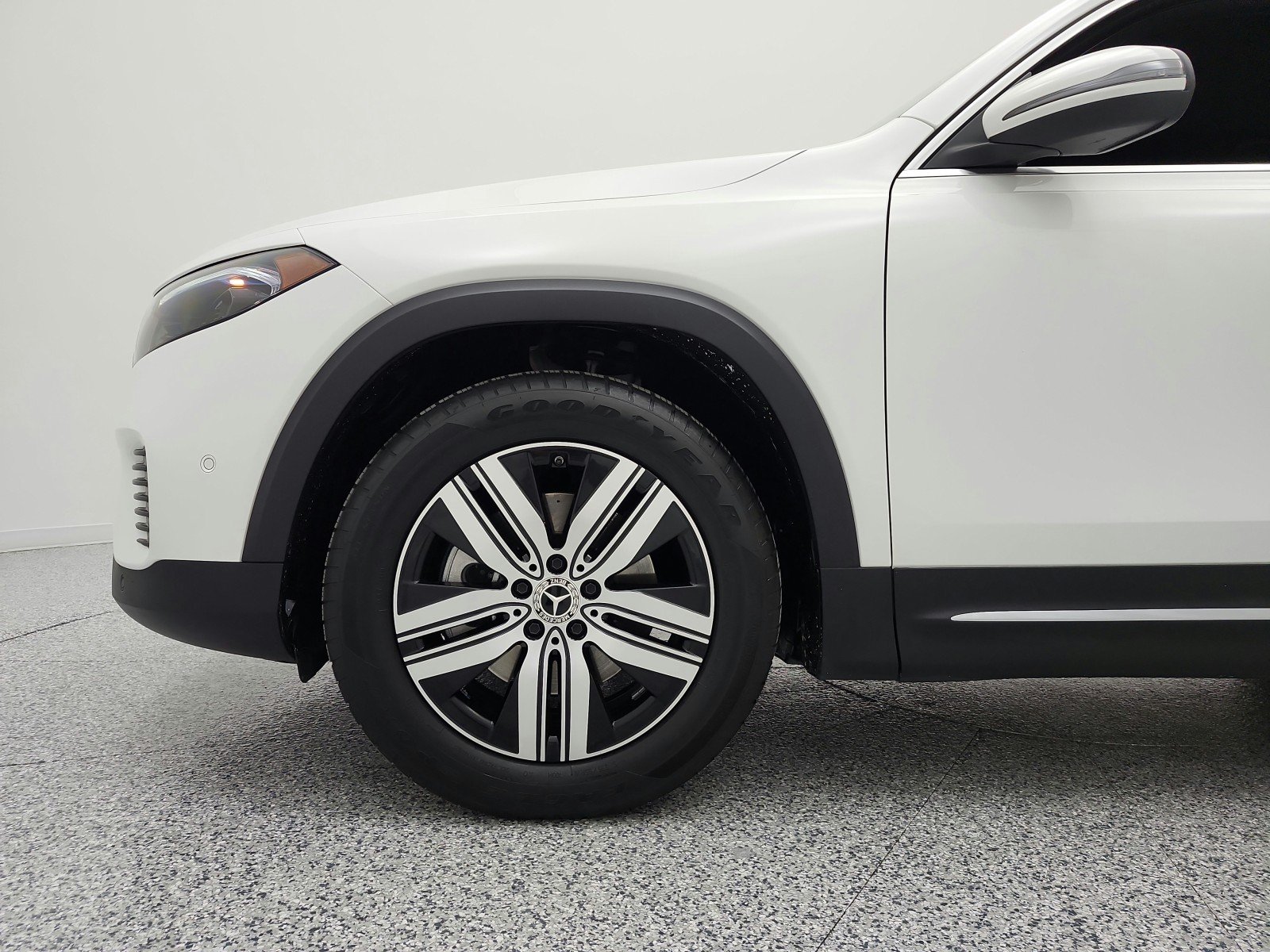 Used 2023 Polar White Mercedes-Benz EQB 300 4MATIC® SUV image 17
