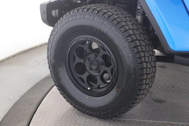 Used 2021 Blue Jeep Freedom image 13