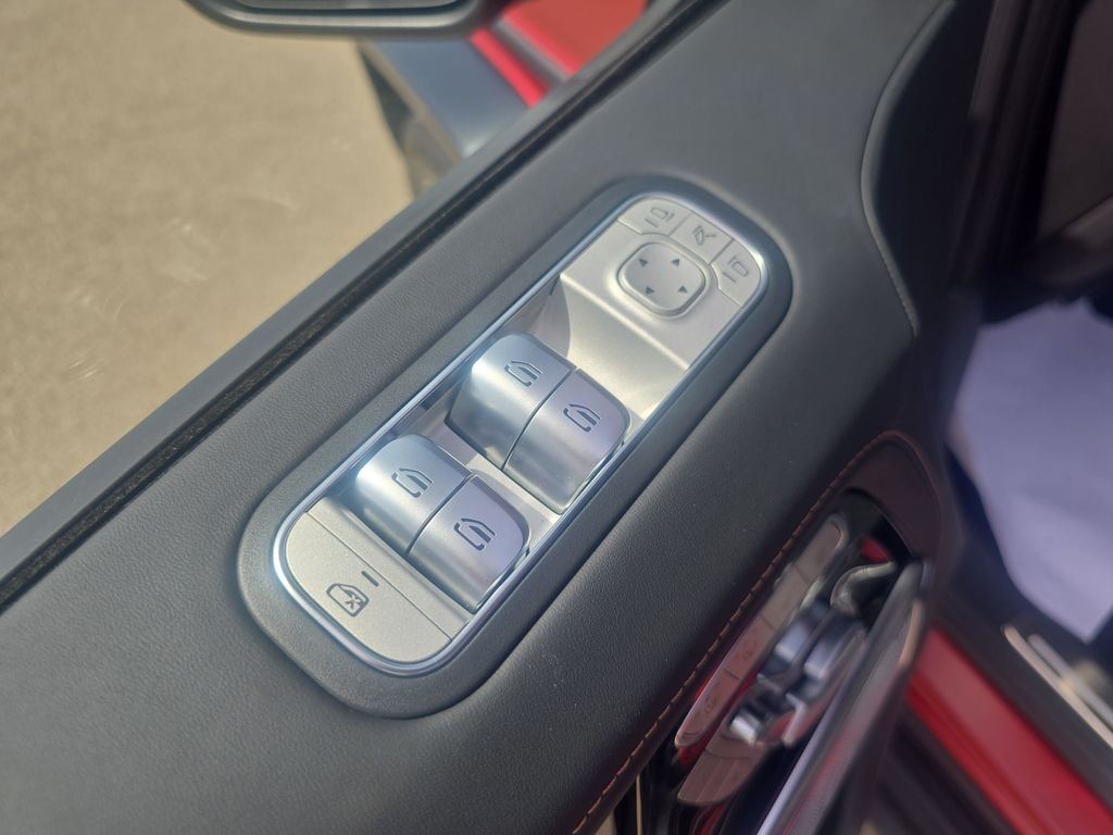 New 2026 MANUFAKTUR Exclusive Cardinal Red Magno Mercedes-Benz AMG® G 63 SUV image 11