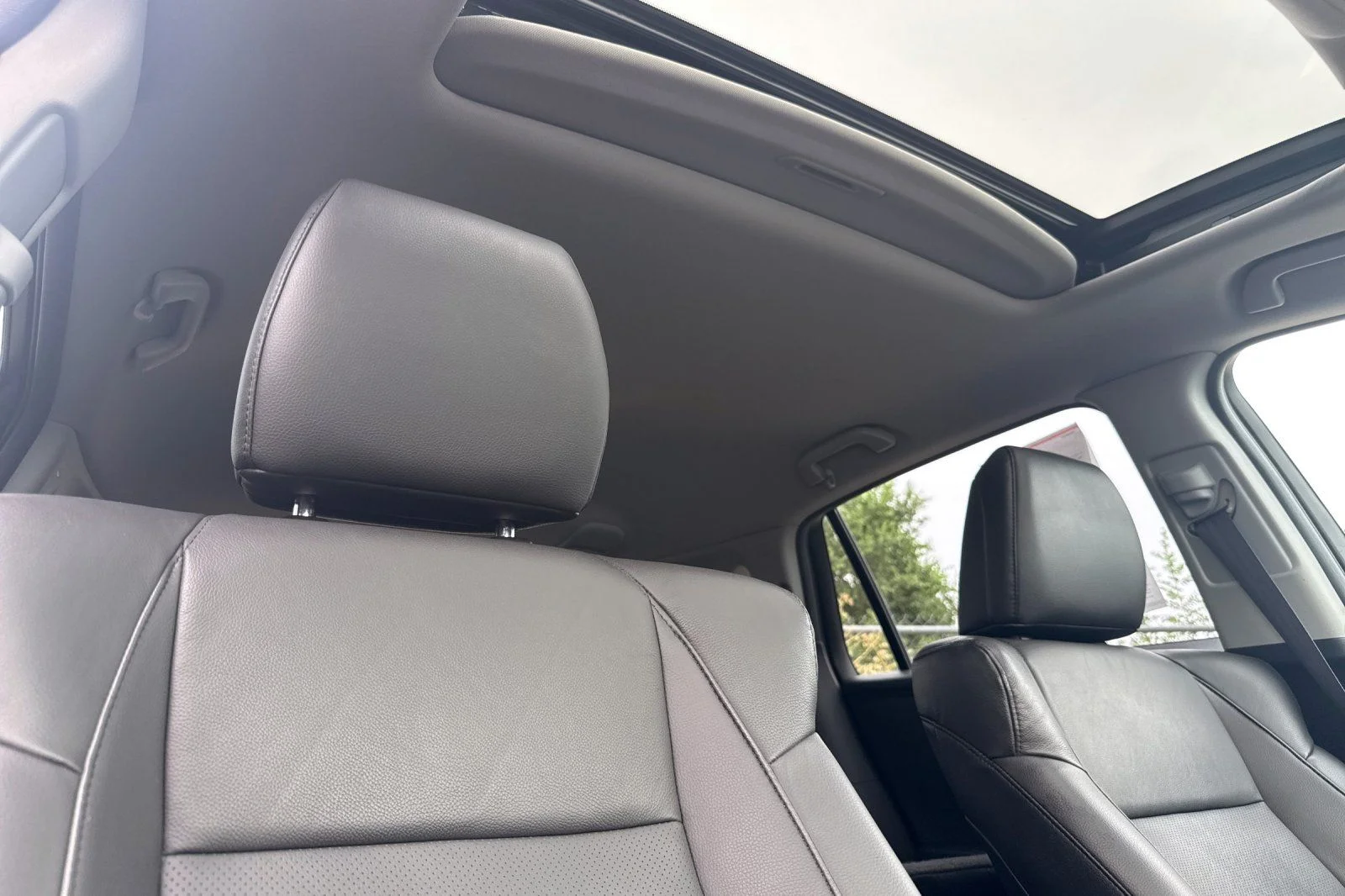 Used 2018 White Acura Advance Package image 16