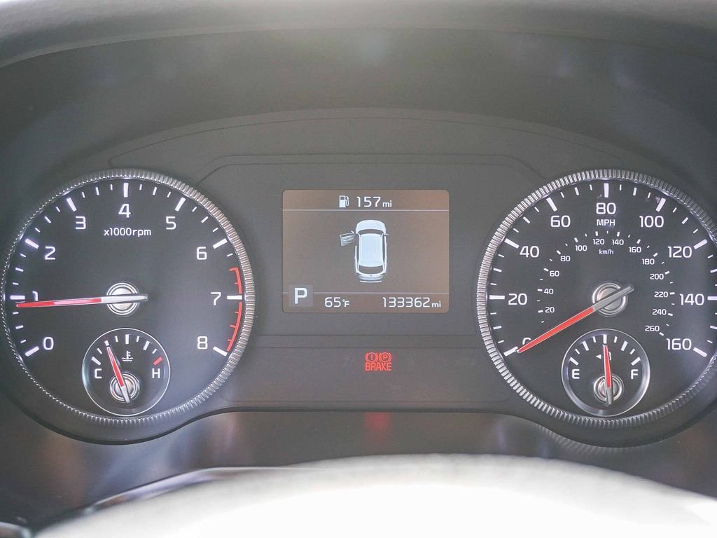 Used 2020 White Kia LX image 23