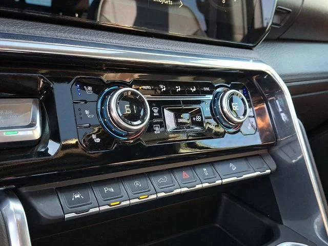 Used 2025 Black GMC Denali image 17