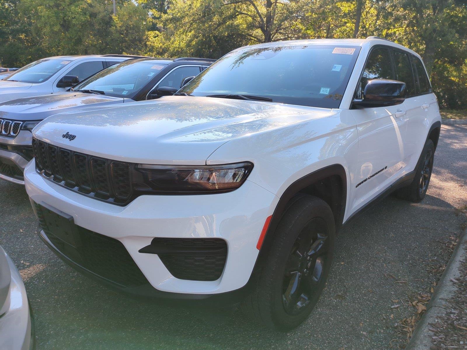 Used 2023 Bright White Clearcoat Jeep Altitude X image 5
