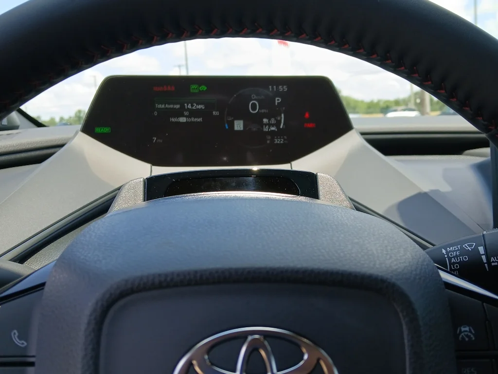 2025 Toyota Prius XSE Premium - Photo 6