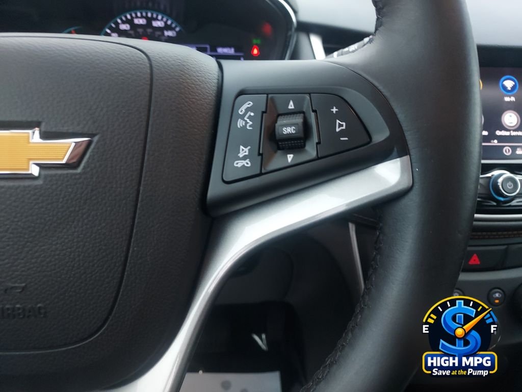 Used 2020 White Chevrolet LT image 17