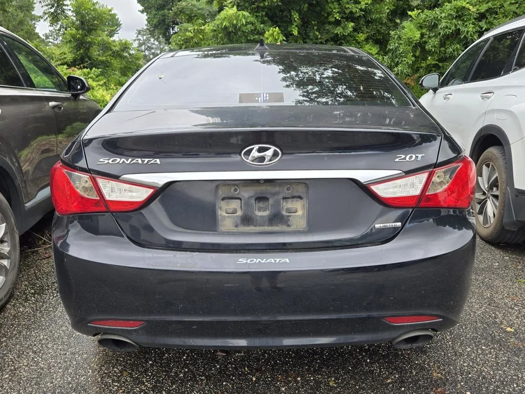 Used 2013 Black Hyundai Limited image 3