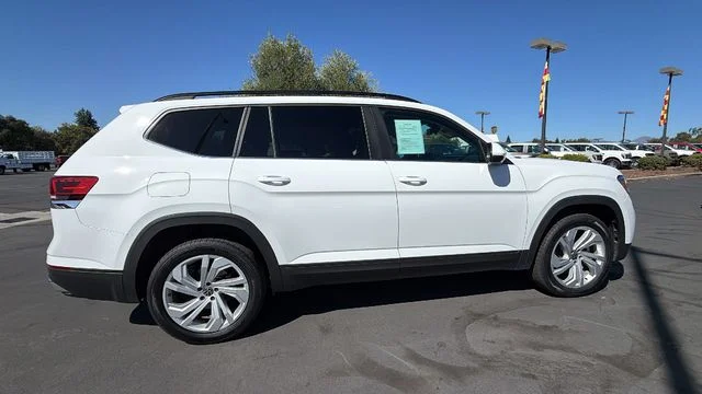Used 2023 White Volkswagen 3.6L V6 SE w/Technology image 3
