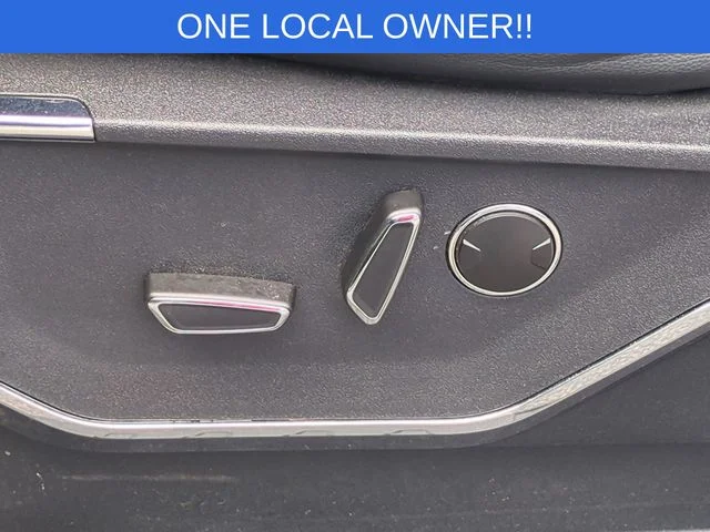 Used 2023 White Ford Lariat image 17