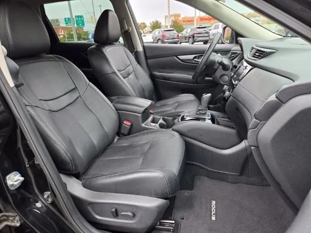 Used 2019 Black Nissan SL image 21