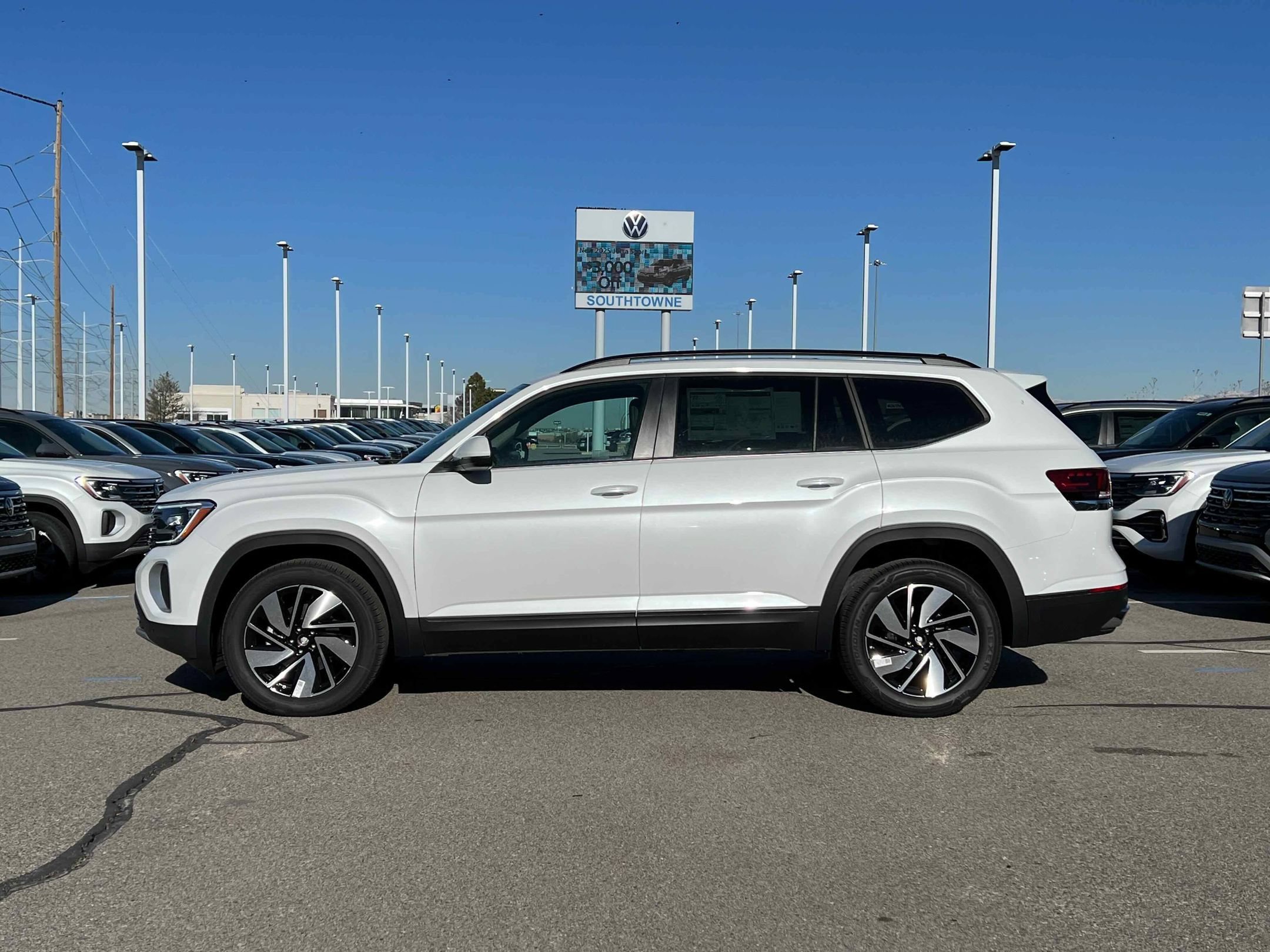 New 2026 Opal White Volkswagen 2.0T SE w/Technology image 2